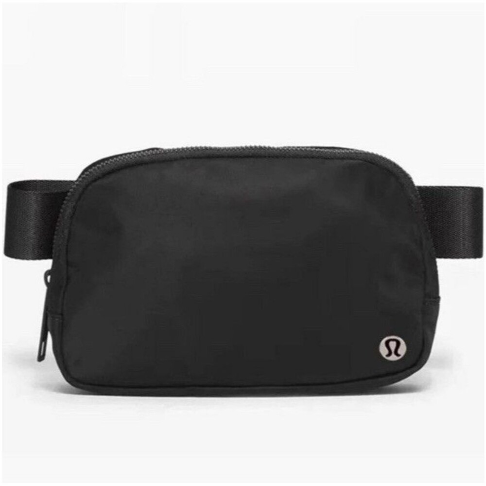 NEW lululemon Everywhere Belt Bag Black 2L Waist Pack Zip 2 Pockets Adjustable